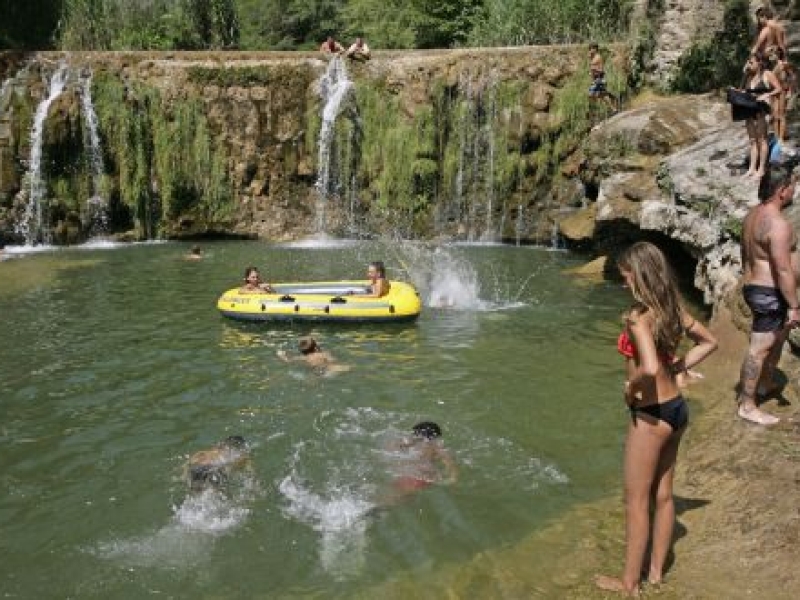 Els municipis volen controlar l’arribada de turistes a rius i gorgs 